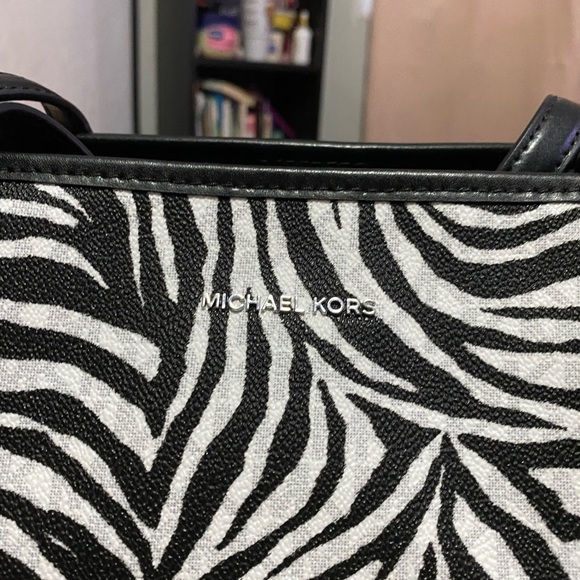 Michael Kors - Picture 5 of 5